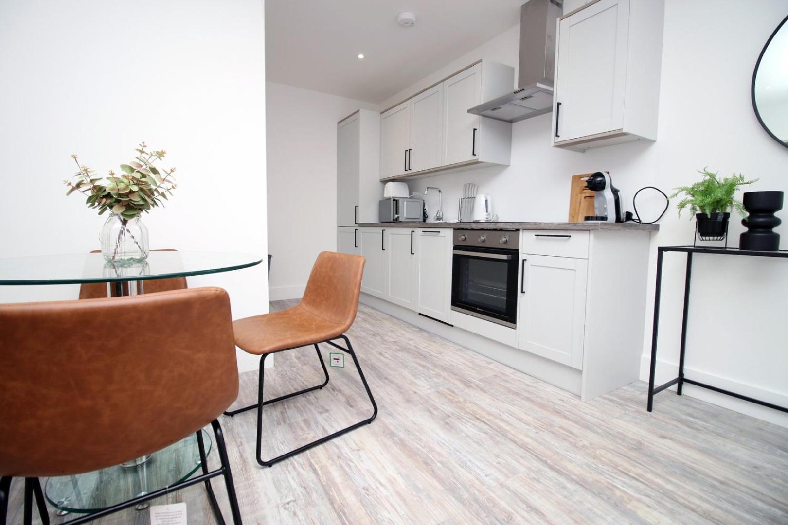 2 Bedroom With Free Parking Swindon Luaran gambar