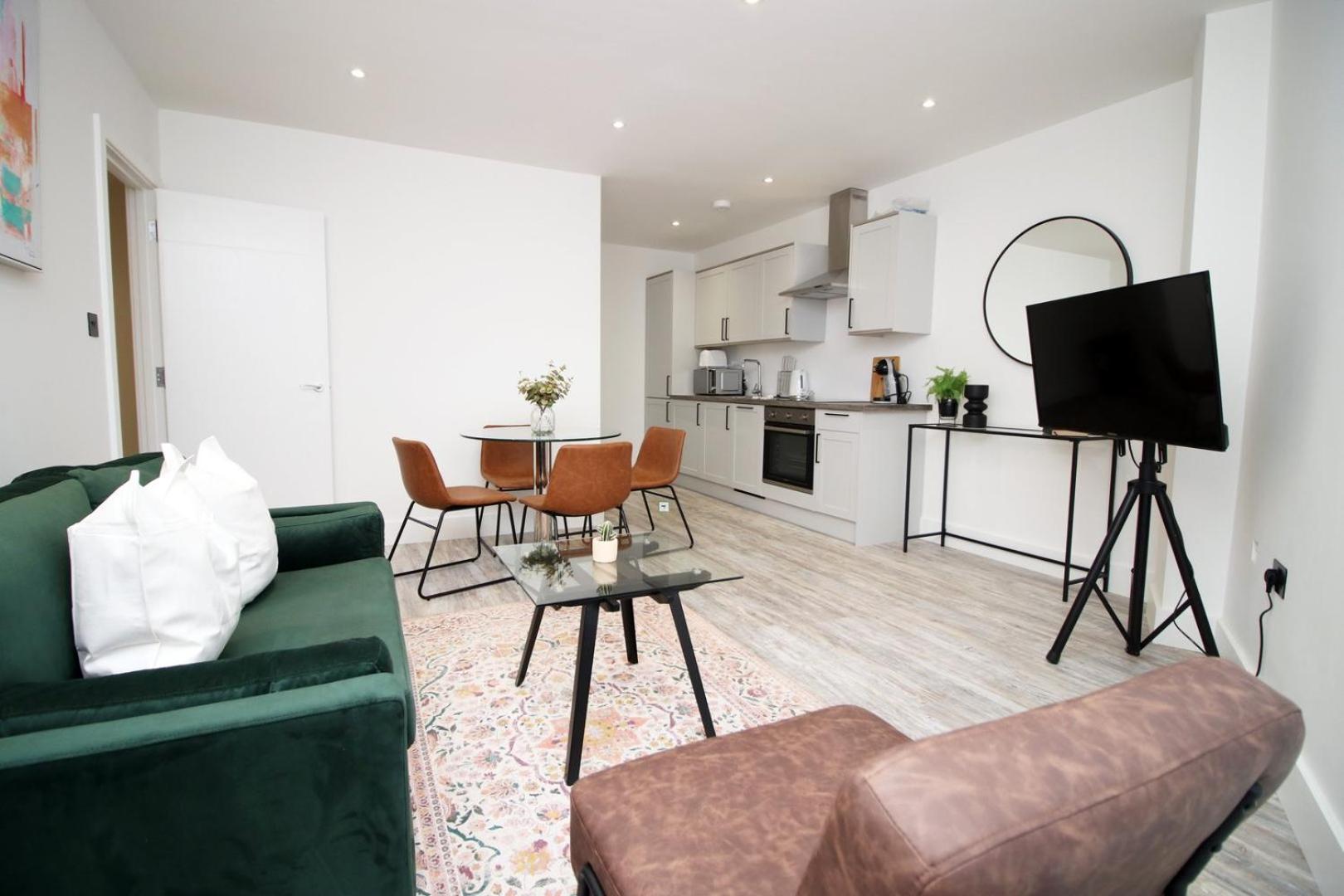 2 Bedroom With Free Parking Swindon Luaran gambar