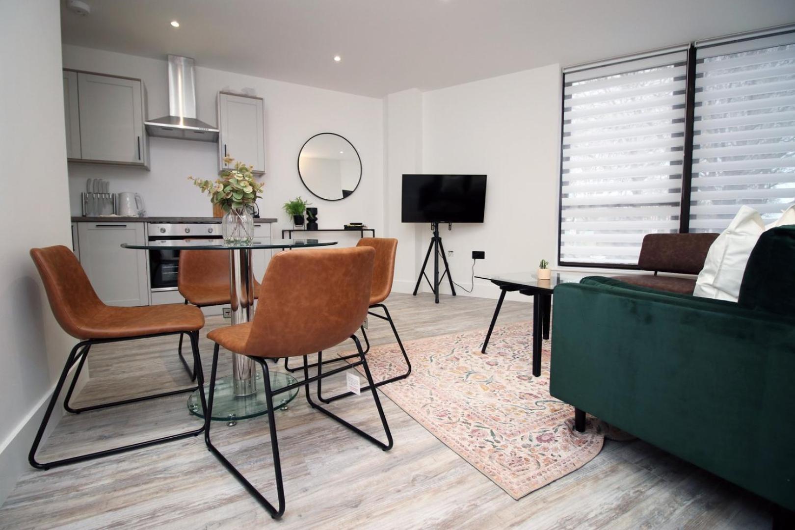2 Bedroom With Free Parking Swindon Luaran gambar